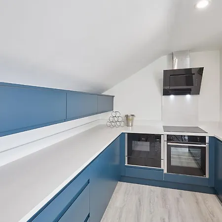 Host & - The Townhouse *