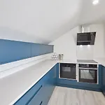 Host & - The Townhouse *