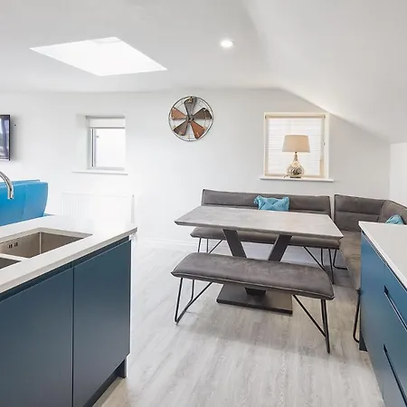 Host & - The Townhouse Hébergement de vacances *