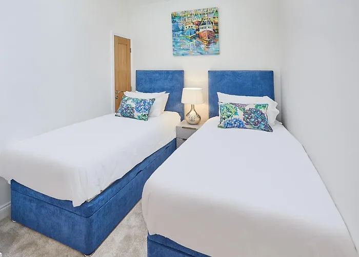 Host & - The Townhouse بيت للعطل ويتبي