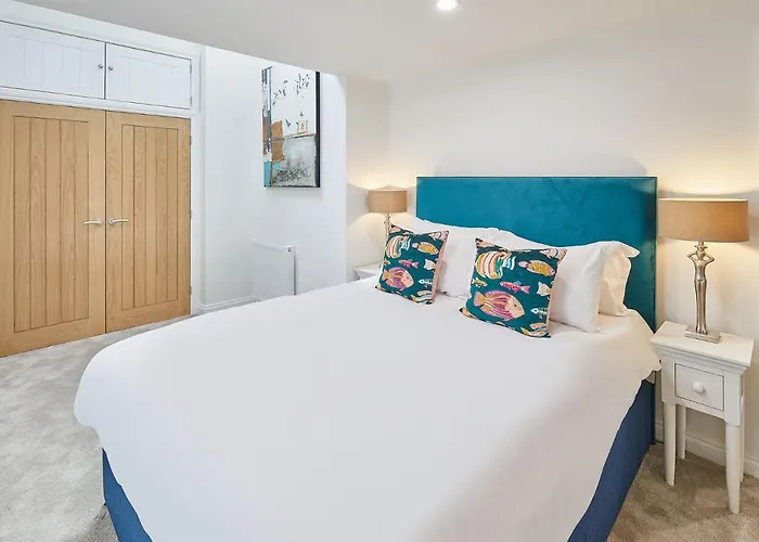 Host & - The Townhouse بيت للعطل ويتبي