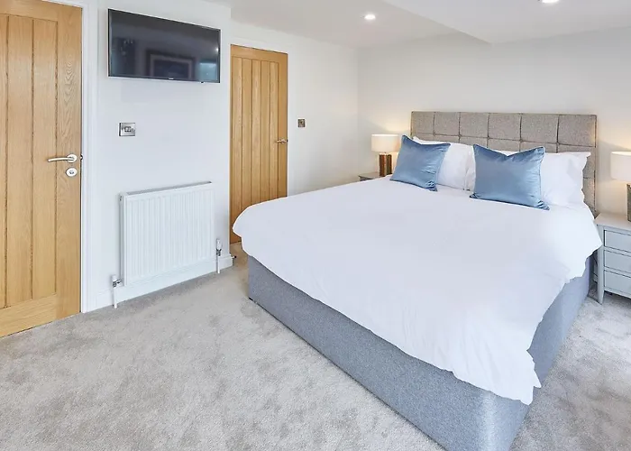 Host & - The Townhouse بيت للعطل